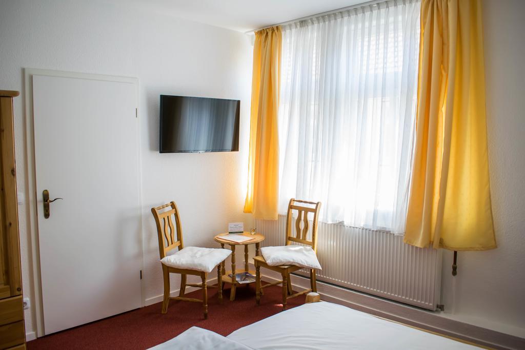 Hotel Deutsches Haus 노르트하임 외부 사진