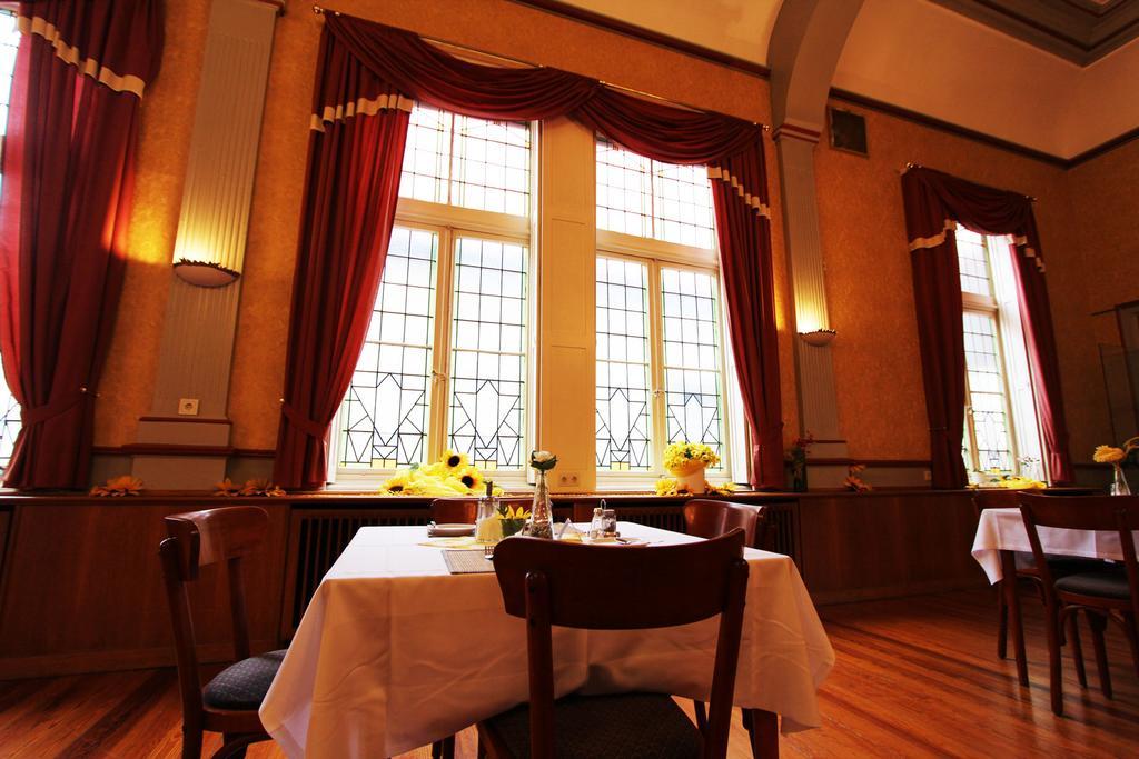 Hotel Deutsches Haus 노르트하임 외부 사진